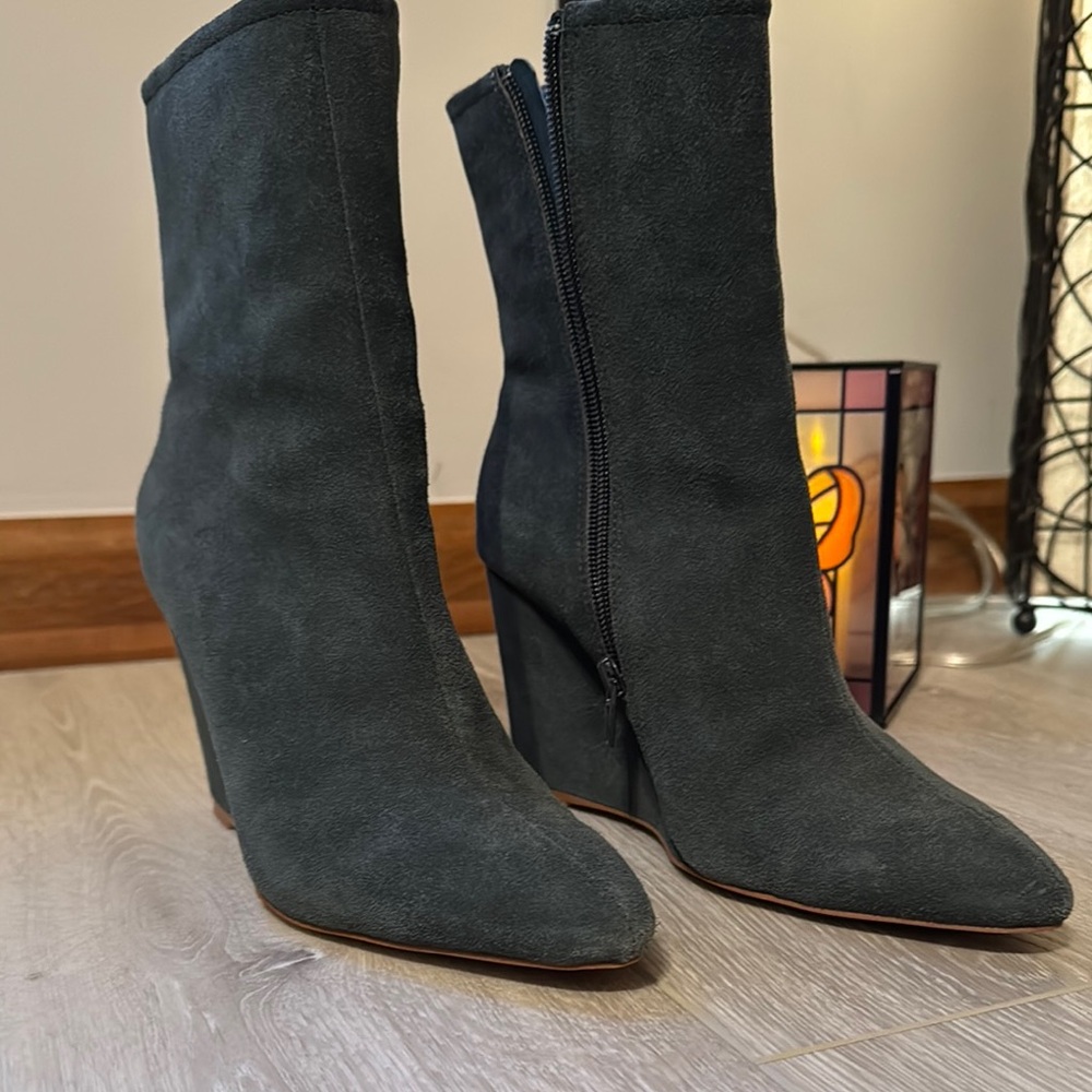 Chic Blue Suede Heeled Boots